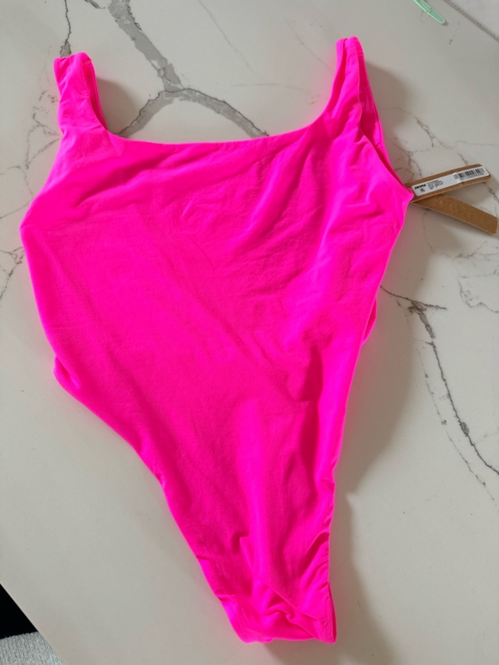 SKIMS Neon Hot Pink Scoop Neck Bodysuit - Picture 2 of 2